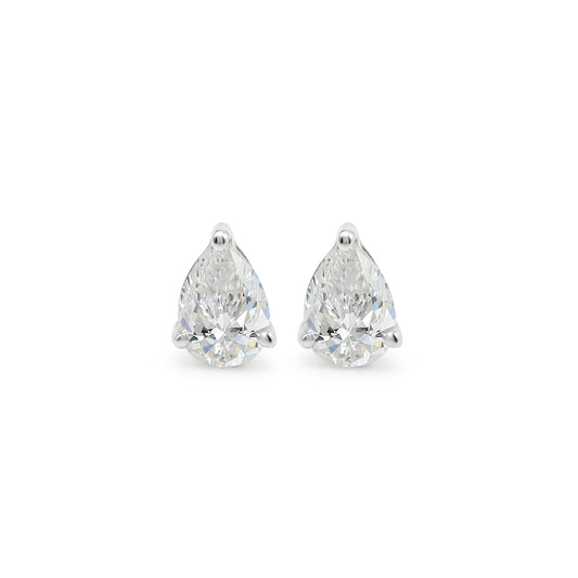 Boucles d'oreilles puces en argent 925 et moissanite en taille poire