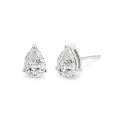 Boucles d'oreilles puces en argent 925 et moissanite en taille poire