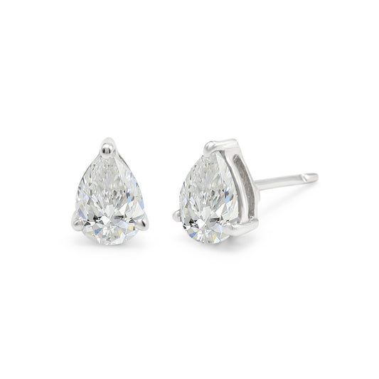 Boucles d'oreilles puces en argent 925 et moissanite en taille poire